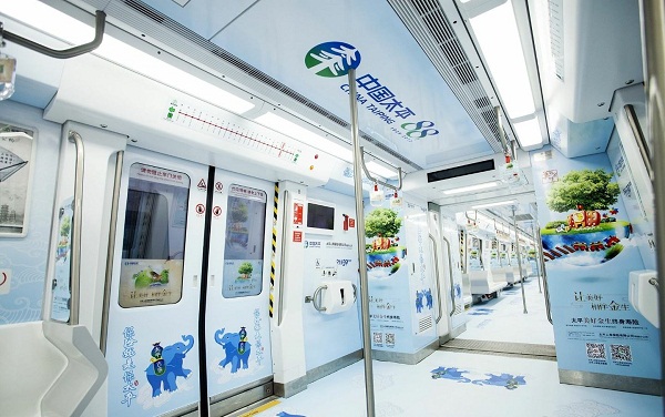 福州地鐵內包車.jpg