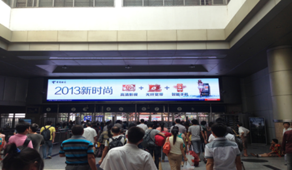 成都北站出站口廣告