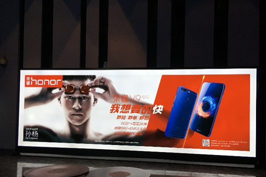深圳電影院侯影大廳燈箱廣告投放案例