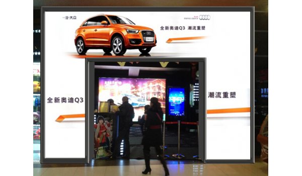 成都電影院檢票口門廊燈箱廣告投放案例