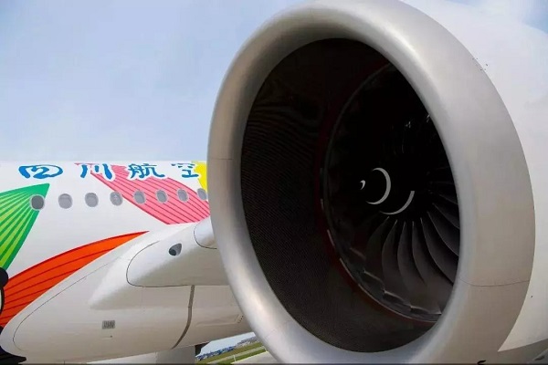 川航A350機身涂裝