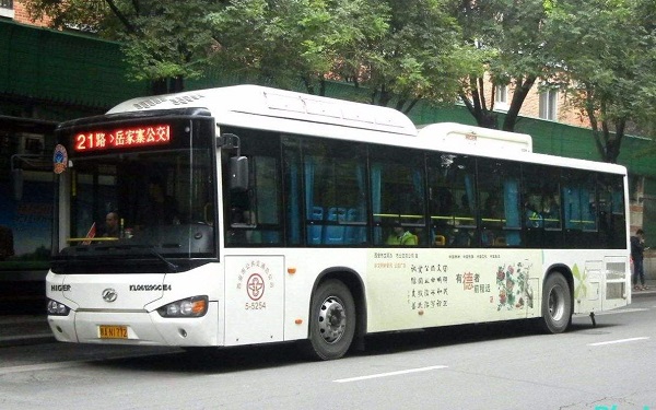 西安公交車身廣告.jpg
