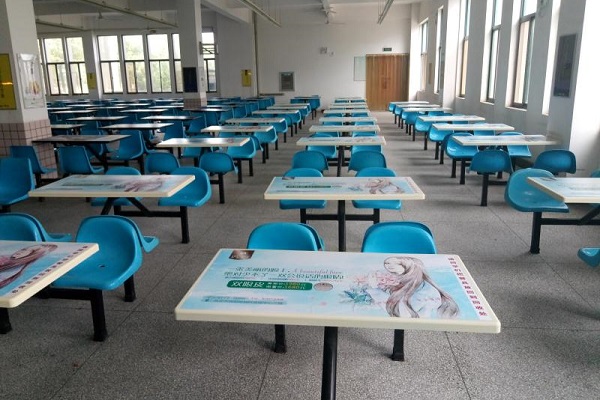 校園餐桌桌貼廣告