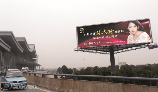 三面翻立柱廣告