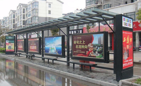 公交候車亭廣告