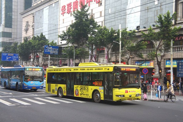 公交車車身廣告