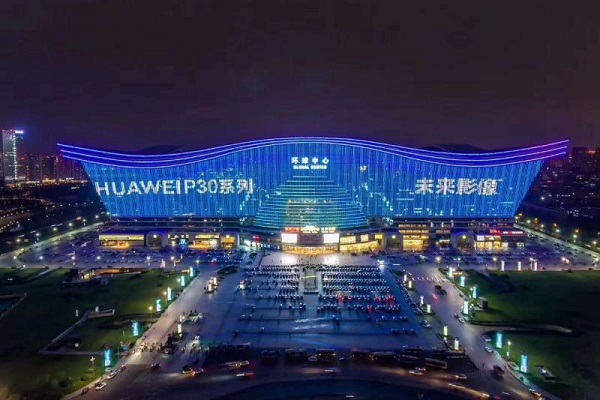 成都環球中心燈光秀廣告