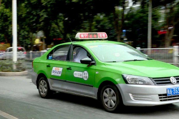 出租車車頂LED廣告屏